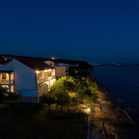 Family Friendly Seaside Apartments Kozino, Zadar - 5756 เพทรอซาเน ภายนอก รูปภาพ