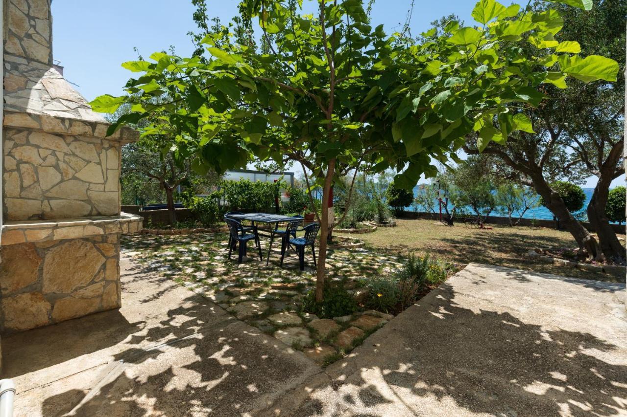 Family Friendly Seaside Apartments Kozino, Zadar - 5756 เพทรอซาเน ภายนอก รูปภาพ