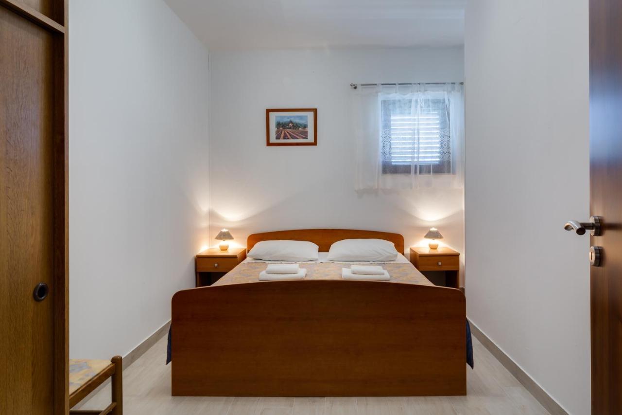 Family Friendly Seaside Apartments Kozino, Zadar - 5756 เพทรอซาเน ภายนอก รูปภาพ