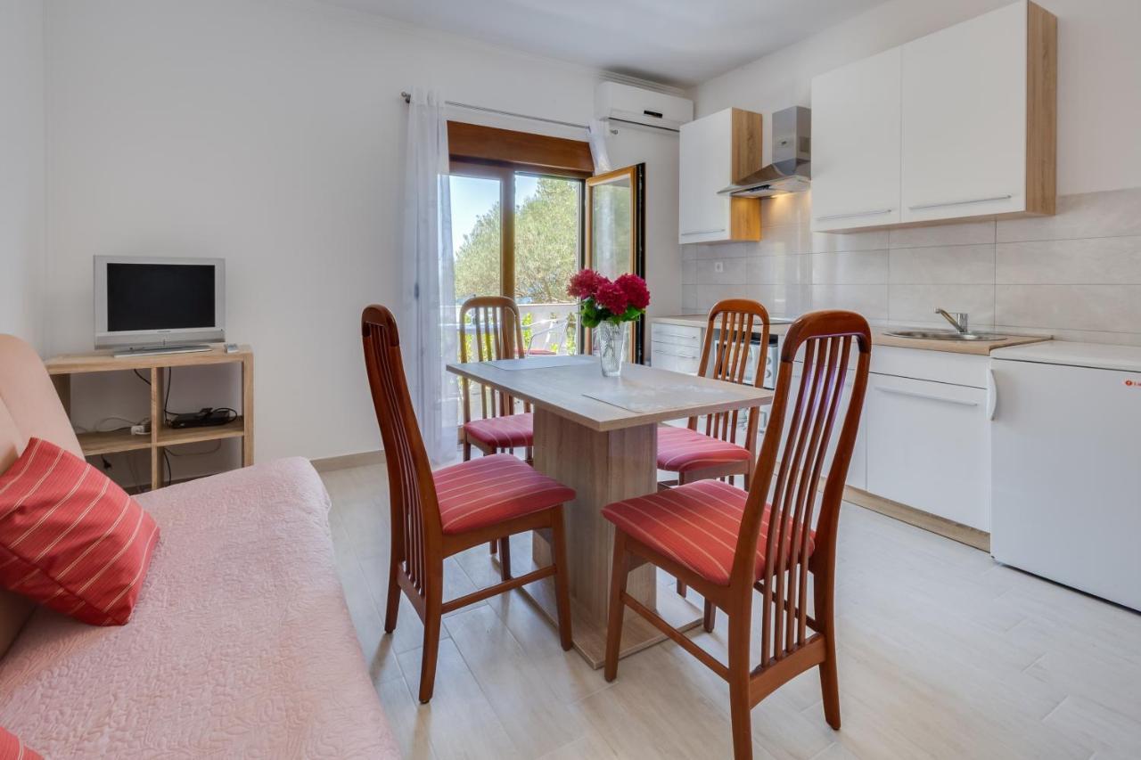 Family Friendly Seaside Apartments Kozino, Zadar - 5756 เพทรอซาเน ภายนอก รูปภาพ