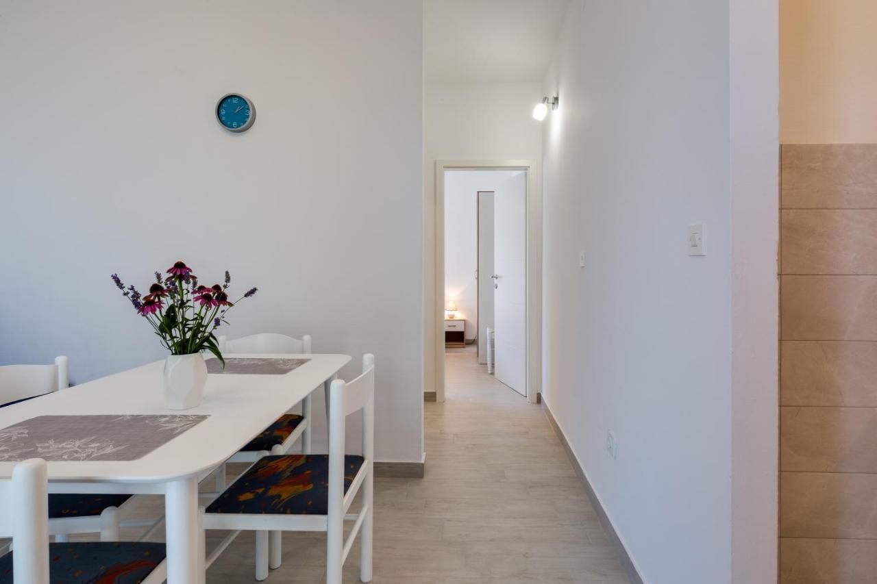 Family Friendly Seaside Apartments Kozino, Zadar - 5756 เพทรอซาเน ภายนอก รูปภาพ