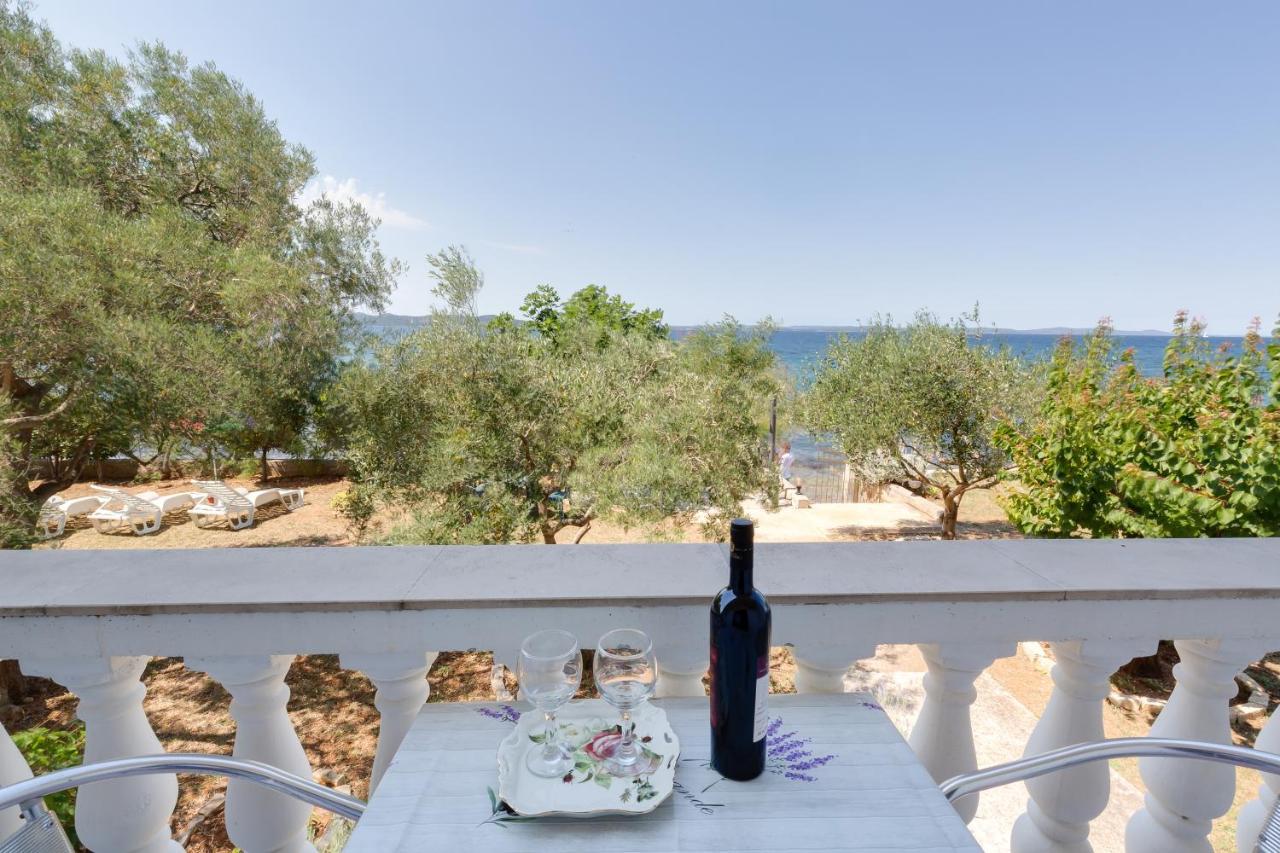 Family Friendly Seaside Apartments Kozino, Zadar - 5756 เพทรอซาเน ภายนอก รูปภาพ