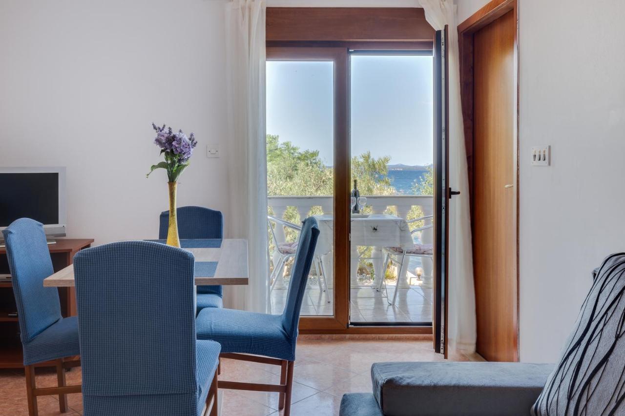 Family Friendly Seaside Apartments Kozino, Zadar - 5756 เพทรอซาเน ภายนอก รูปภาพ