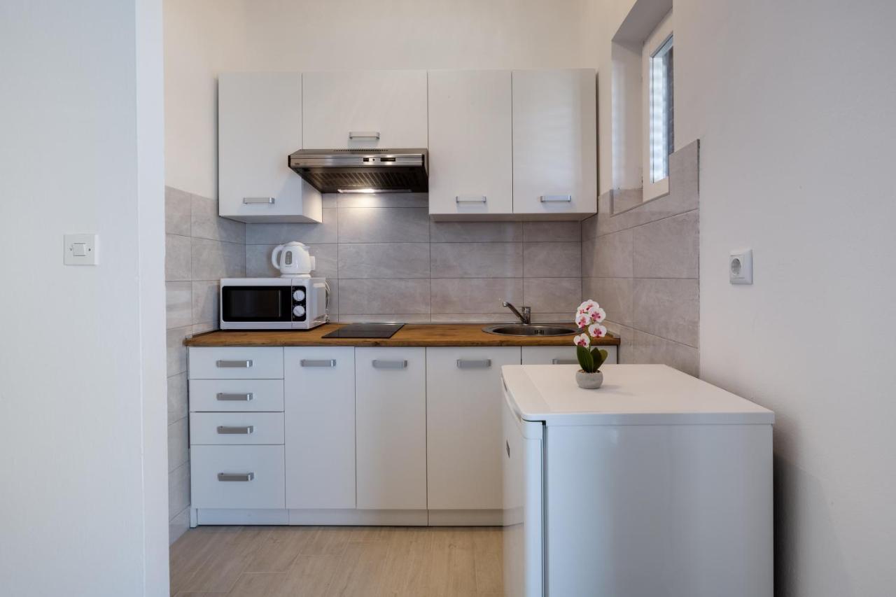 Family Friendly Seaside Apartments Kozino, Zadar - 5756 เพทรอซาเน ภายนอก รูปภาพ