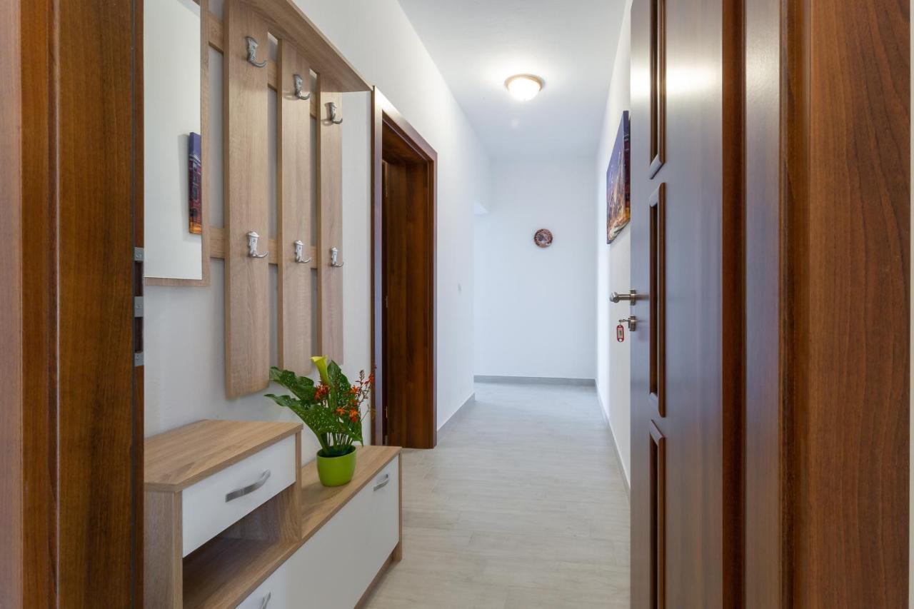 Family Friendly Seaside Apartments Kozino, Zadar - 5756 เพทรอซาเน ภายนอก รูปภาพ