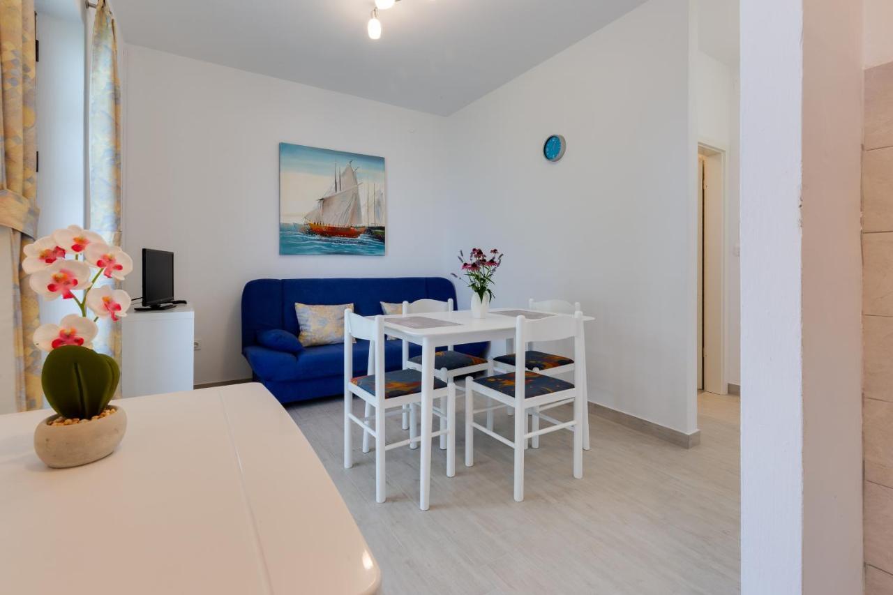 Family Friendly Seaside Apartments Kozino, Zadar - 5756 เพทรอซาเน ภายนอก รูปภาพ